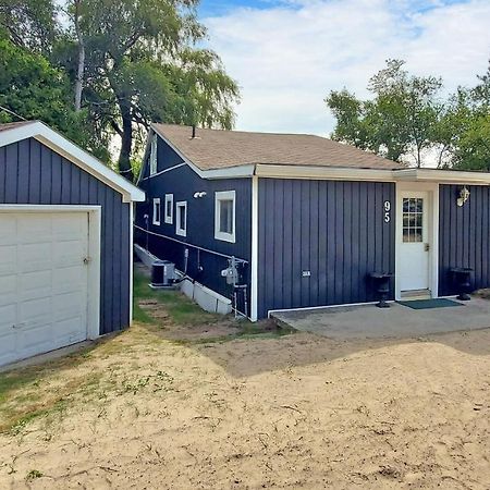 Main Beach River Retreat - Wasaga Beach 1 - Main Strip - 95 Mosley St Екстериор снимка