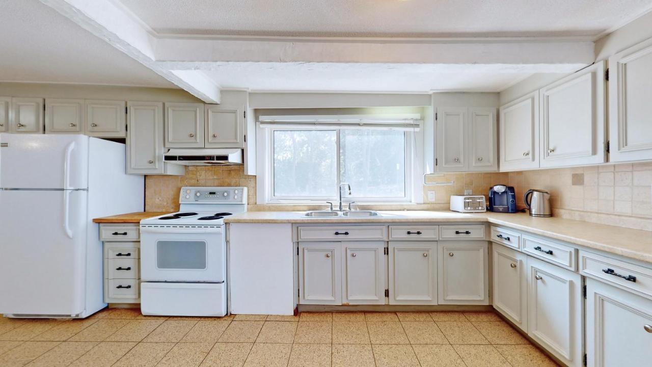 Main Beach River Retreat - Wasaga Beach 1 - Main Strip - 95 Mosley St Екстериор снимка