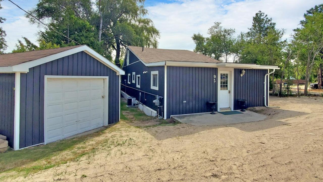 Main Beach River Retreat - Wasaga Beach 1 - Main Strip - 95 Mosley St Екстериор снимка