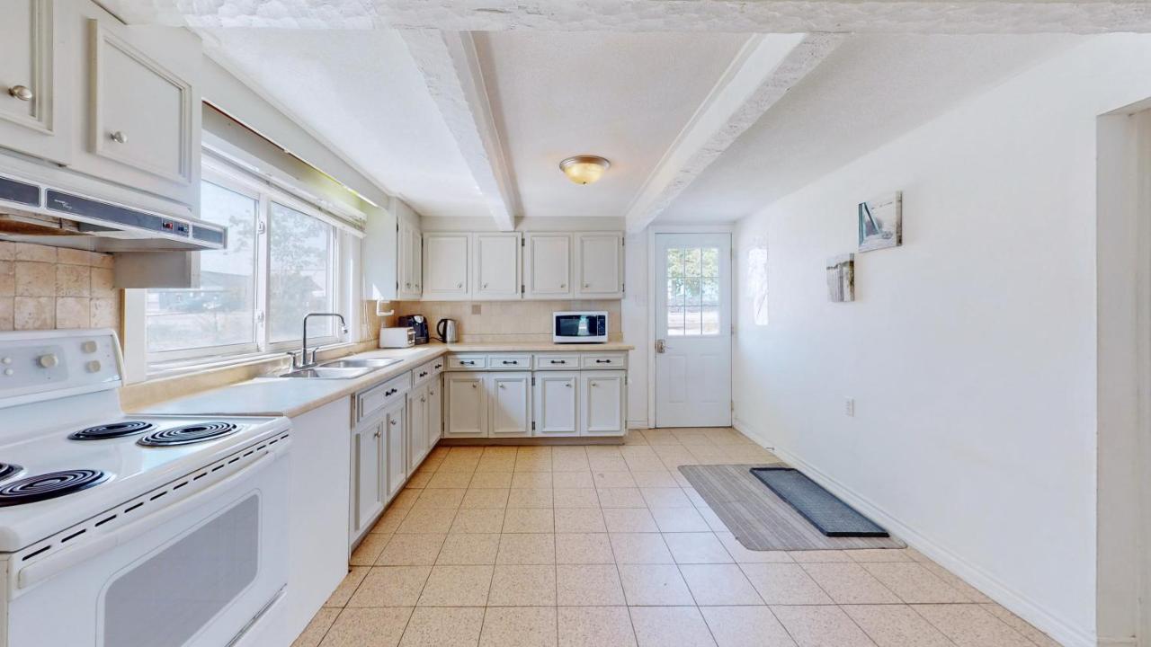 Main Beach River Retreat - Wasaga Beach 1 - Main Strip - 95 Mosley St Екстериор снимка