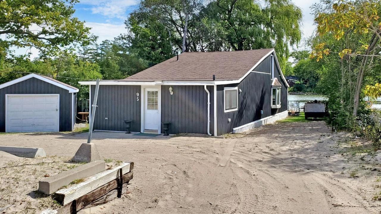 Main Beach River Retreat - Wasaga Beach 1 - Main Strip - 95 Mosley St Екстериор снимка