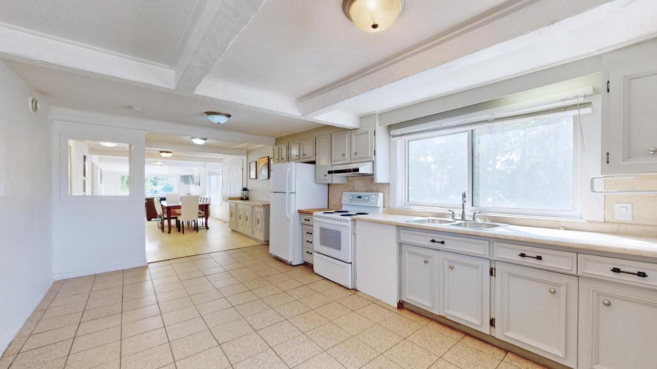 Main Beach River Retreat - Wasaga Beach 1 - Main Strip - 95 Mosley St Екстериор снимка
