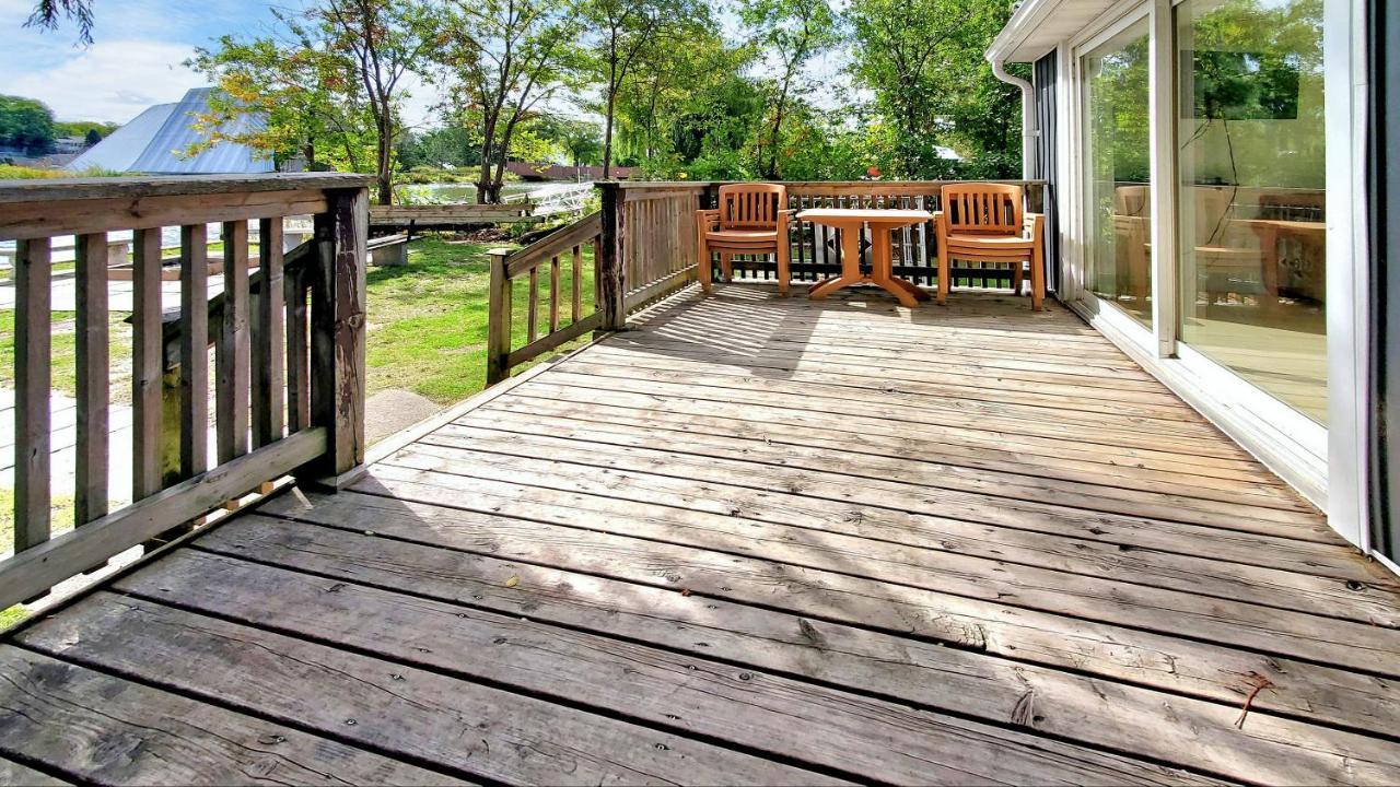 Main Beach River Retreat - Wasaga Beach 1 - Main Strip - 95 Mosley St Екстериор снимка