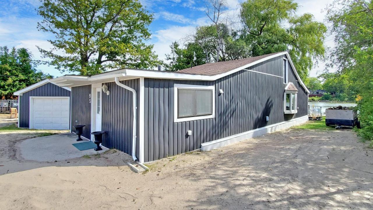 Main Beach River Retreat - Wasaga Beach 1 - Main Strip - 95 Mosley St Екстериор снимка