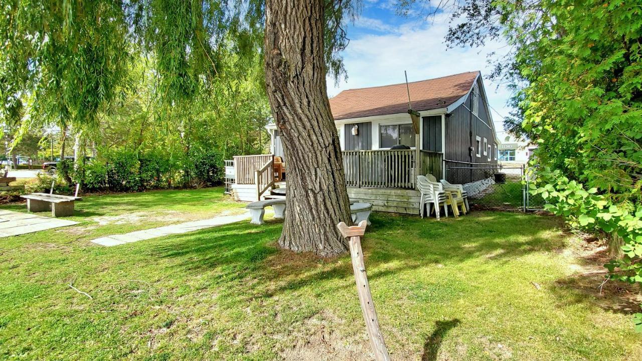 Main Beach River Retreat - Wasaga Beach 1 - Main Strip - 95 Mosley St Екстериор снимка