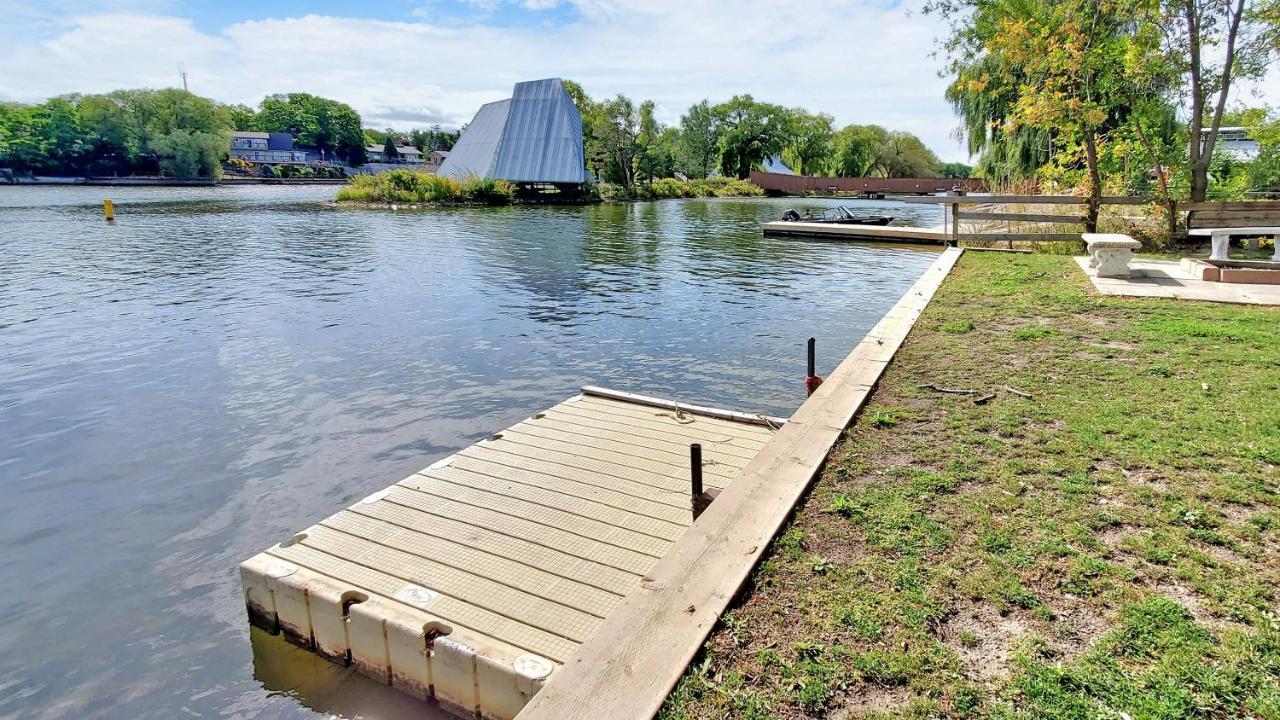 Main Beach River Retreat - Wasaga Beach 1 - Main Strip - 95 Mosley St Екстериор снимка
